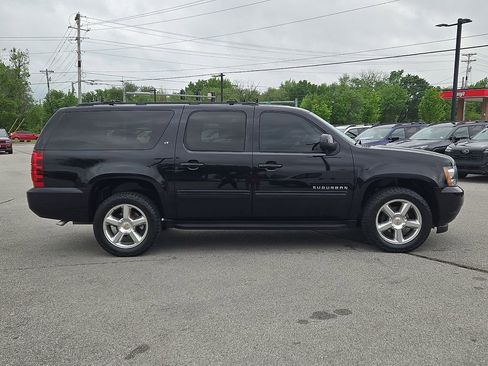 Used 2014 Chevrolet Suburban LT image 7