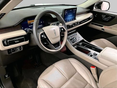 Used 2023 Lincoln Aviator Reserve w/ Elements Package Plus AWD/4WD image 12