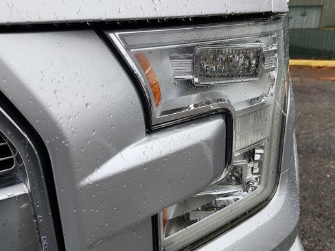 Used 2015 Ford F150 Platinum w/ Equipment Group 701A Luxury image 9