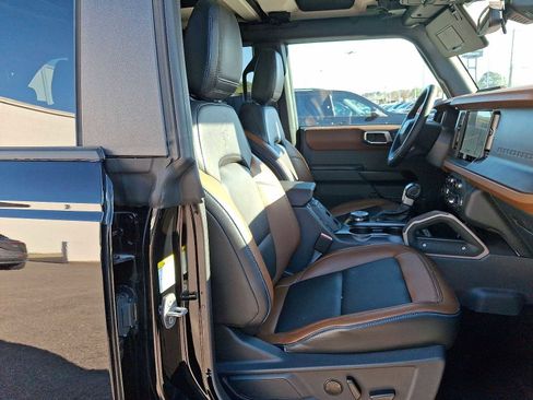 Used 2024 Ford Bronco Outer Banks image 32