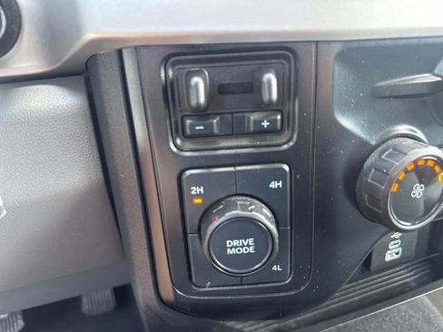 Used 2025 Ford F250 XLT AWD/4WD image 5