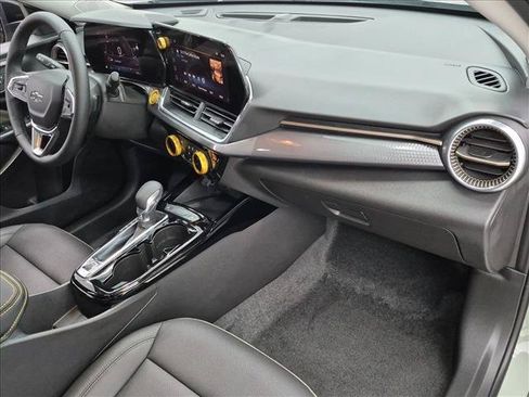 Used 2026 Chevrolet Trax ACTIV w/ Sunroof Package FWD image 21