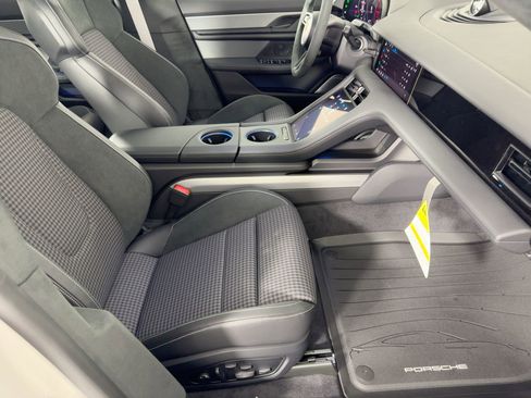 New 2026 Porsche Taycan GTS image 30