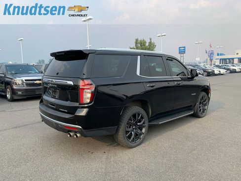 Used 2021 Chevrolet Tahoe Premier w/ Premium Package AWD/4WD image 7