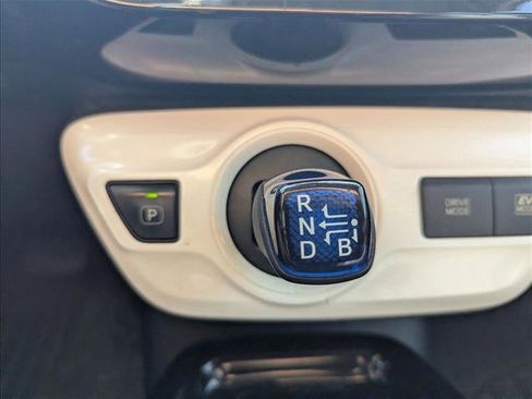 Used 2017 Toyota Prius Three Touring image 10