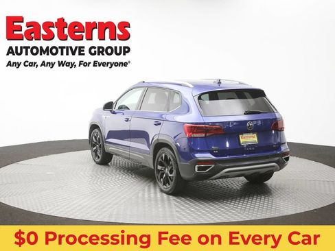 Used 2022 Volkswagen Taos SE w/ Panoramic Sunroof Package AWD/4WD image 65