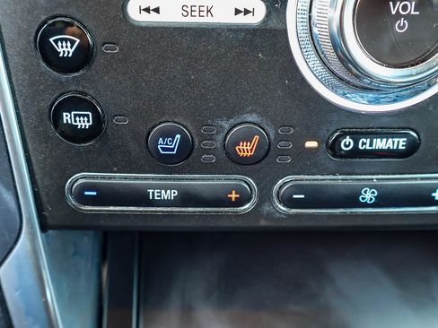 Used 2017 Ford Explorer Limited w/ Equipment Group 301A AWD/4WD image 8