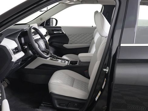 New 2025 Mitsubishi Outlander SEL image 31