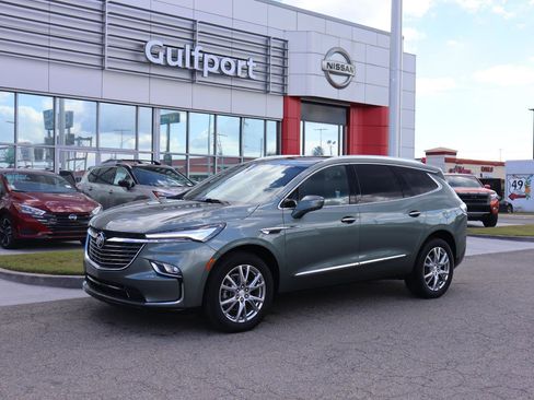 Used 2022 Buick Enclave Premium w/ Experience Buick Package image 2