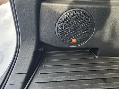 Used 2023 Toyota RAV4 Limited image 16