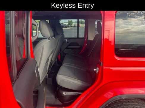 Used 2025 Jeep Wrangler Unlimited Sahara AWD/4WD image 14