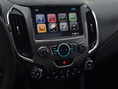 Used 2017 Chevrolet Cruze LT image 27