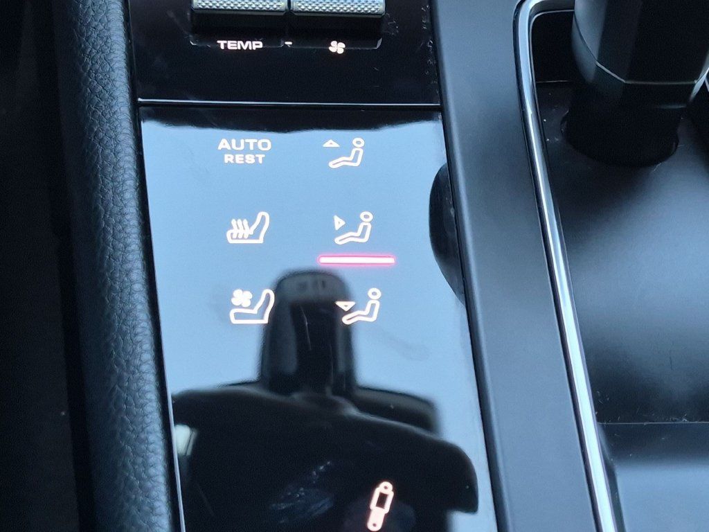 Used 2023 Porsche Macan Turbo AWD/4WD image 22