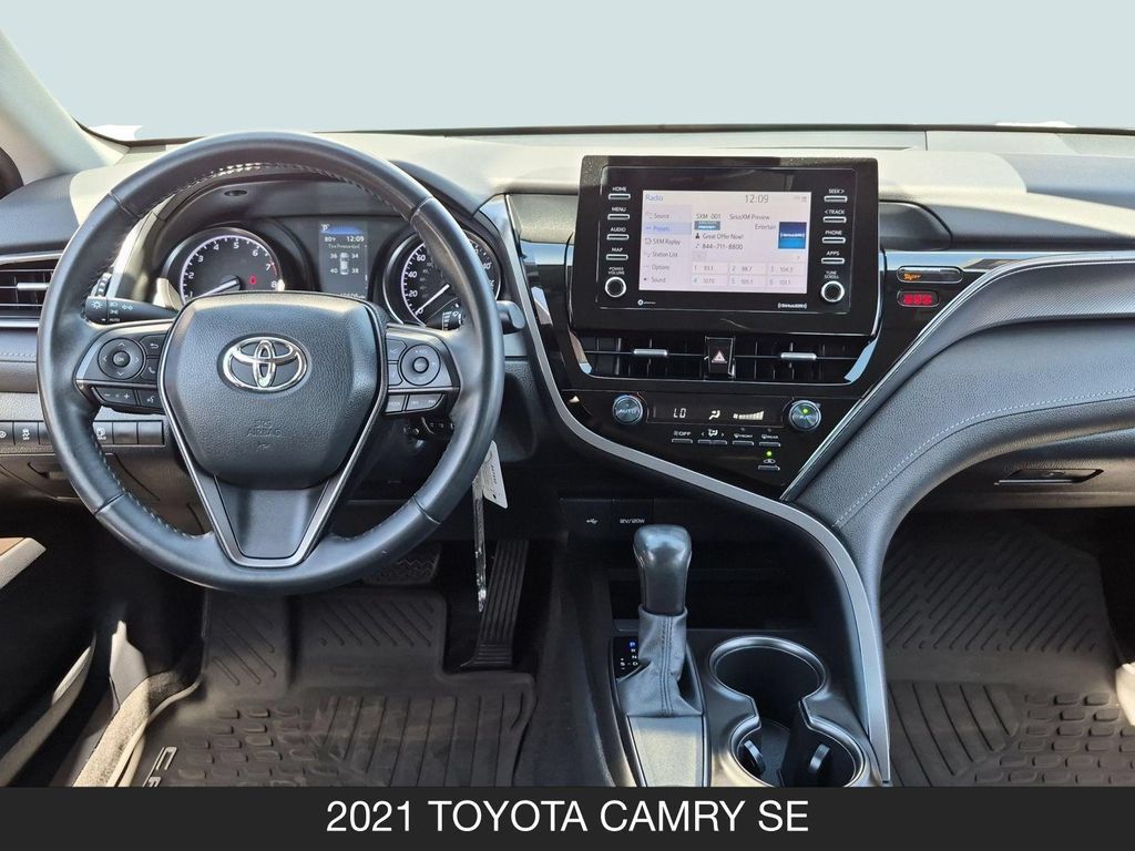 Used 2021 Toyota Camry SE FWD image 13