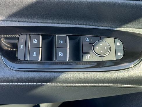 Used 2025 Nissan Murano SV image 16