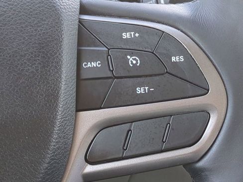 Used 2019 Jeep Cherokee Limited image 26