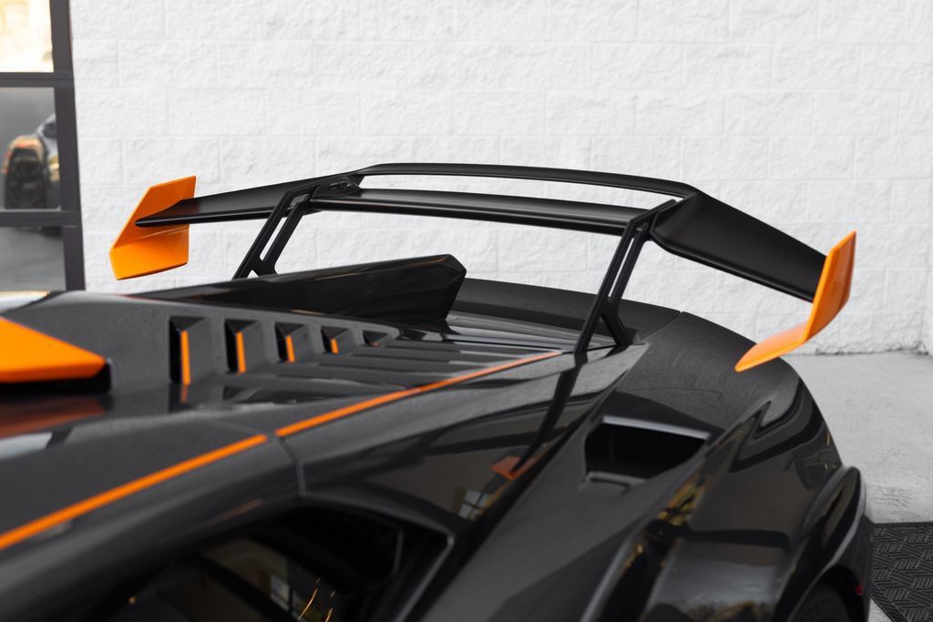 Used 2023 Lamborghini Huracan STO RWD image 10