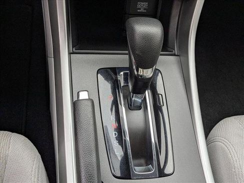 Used 2015 Honda Accord EX image 17