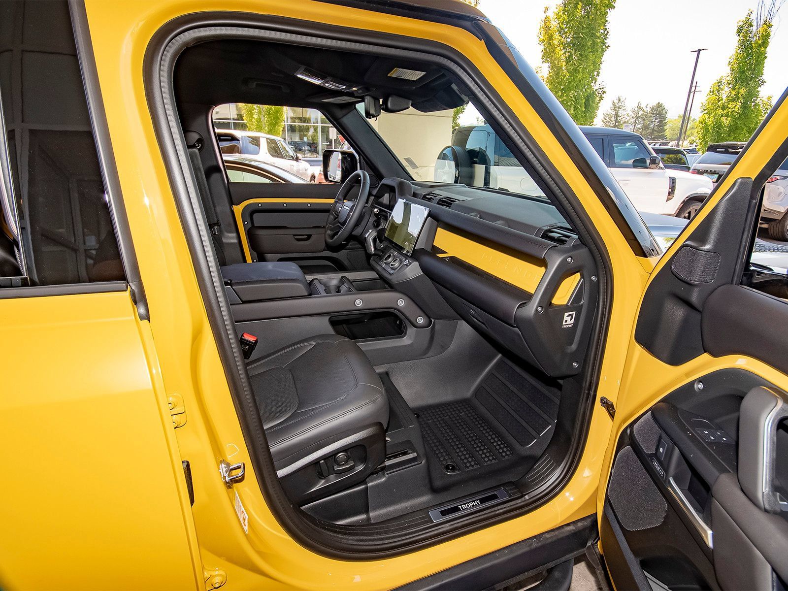 New 2026 Land Rover Defender 110 AWD/4WD image 43