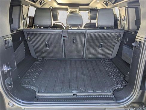 Used 2022 Land Rover Defender 110 X-Dynamic HSE AWD/4WD image 6