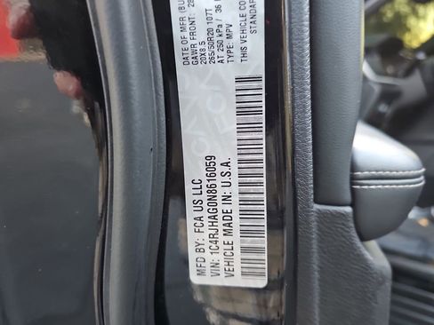 Certified 2022 Jeep Grand Cherokee Altitude image 36