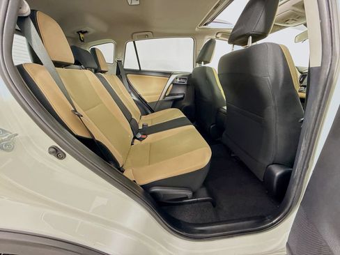 Used 2018 Toyota RAV4 XLE AWD/4WD image 25