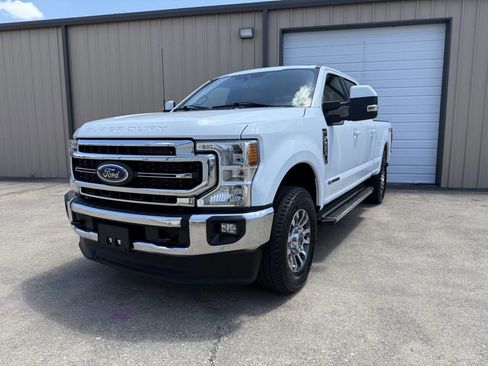 Used 2022 Ford F250 Lariat image 2