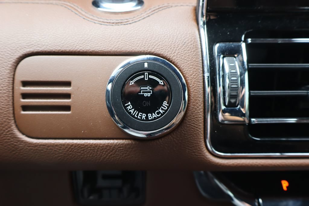 Used 2024 Lincoln Navigator L Reserve AWD/4WD image 23