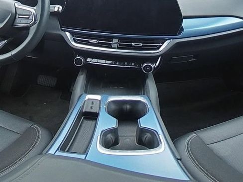 Used 2025 Chevrolet Equinox EV LT w/ Convenience Package FWD image 21