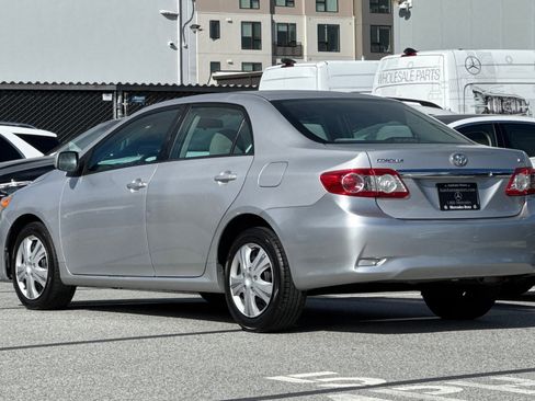 Used 2012 Toyota Corolla LE image 3