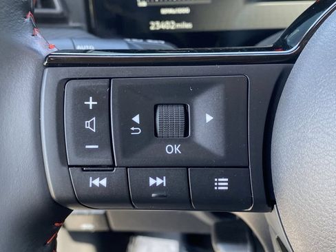 Used 2025 Nissan Kicks SR FWD image 26