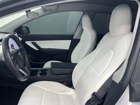 Used 2022 Tesla Model Y Performance image 6