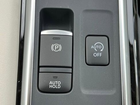 New 2026 Nissan Pathfinder SL image 32