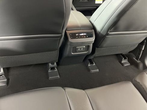 New 2026 Nissan Pathfinder SL FWD image 42