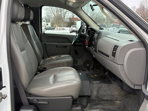Used 2010 GMC Sierra 3500 W/T image 11