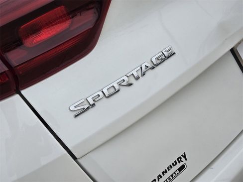 Used 2021 Kia Sportage S image 8