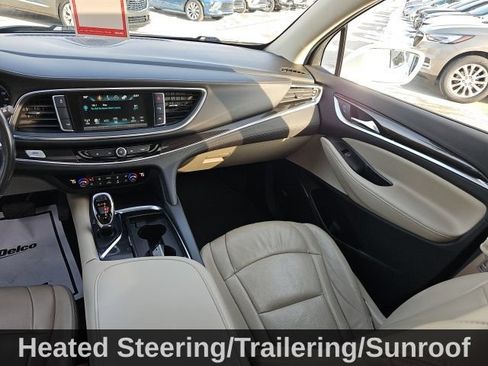 Used 2018 Buick Enclave Premium w/ Experience Buick Package FWD image 32