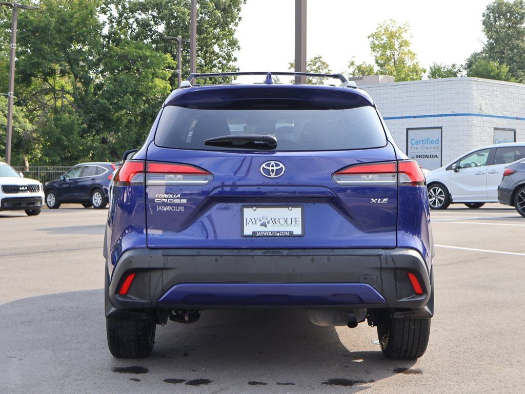 Used 2024 Toyota Corolla Cross XLE w/ Convenience Package FWD image 6