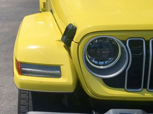 Used 2024 Jeep Wrangler Unlimited Sahara w/ Safety Group image 10