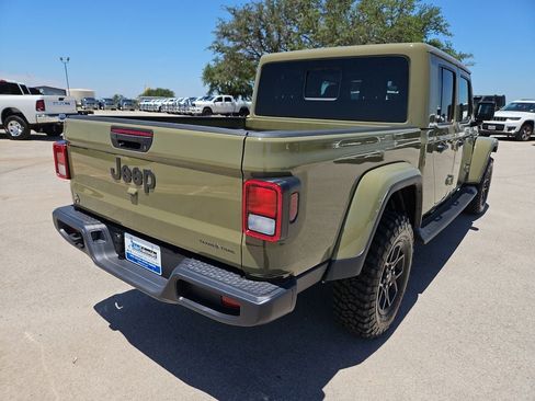 New 2026 Jeep Gladiator Sport AWD/4WD image 7