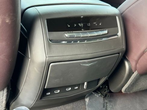 Used 2023 Cadillac Escalade Sport Platinum AWD/4WD image 36