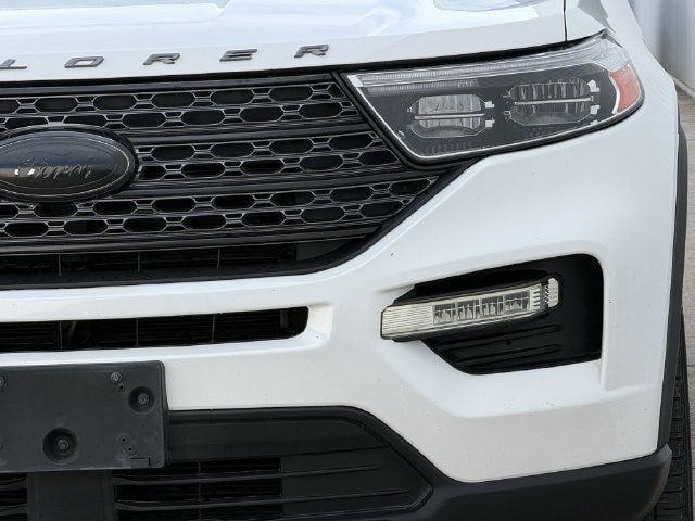 Used 2022 Ford Explorer XLT w/ Equipment Group 202A RWD image 8