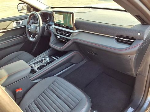 Used 2025 Ford Explorer ST-Line w/ ST-Line Street Pack image 90