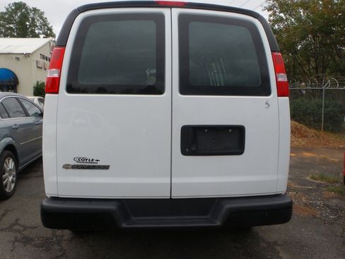 Used 2019 Chevrolet Express 2500 RWD 2500 135 w/ Driver Convenience Package image 4