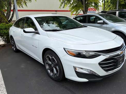 Used 2024 Chevrolet Malibu LT FWD image 2
