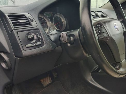 Used 2013 Volvo C70 T5 w/ Climate Pkg image 10