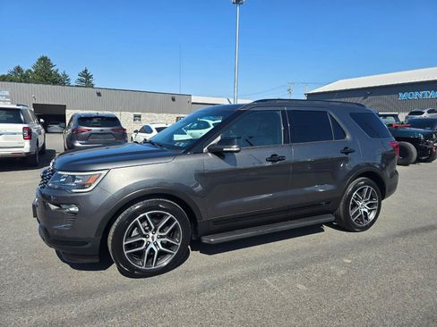 Used 2018 Ford Explorer Sport w/ Equipment Group 401A AWD/4WD image 3