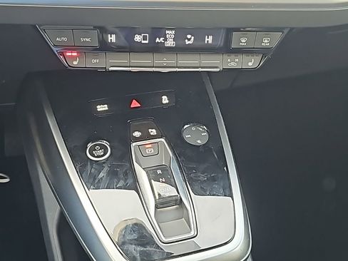 Used 2024 Audi Q4 e-tron Premium Plus w/ Premium Plus image 6