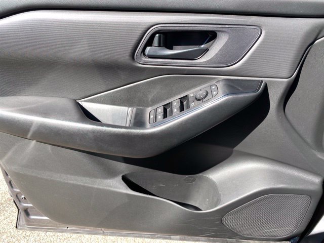 Used 2024 Nissan Rogue S FWD image 13