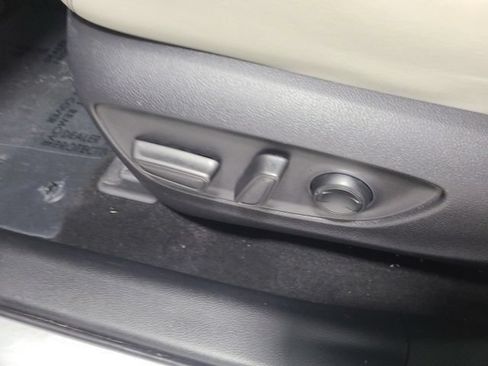 Used 2019 Toyota RAV4 XLE Premium FWD image 19